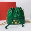 발렌티노 나파 가죽 브이로고 시그니처 체인 미니 버킷백