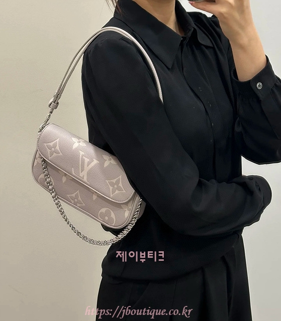 루이비통 월릿 온 체인 아이비