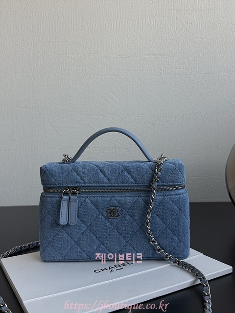 샤넬 2024/25 크루즈 쇼 롱 베니티 체인 탑핸들