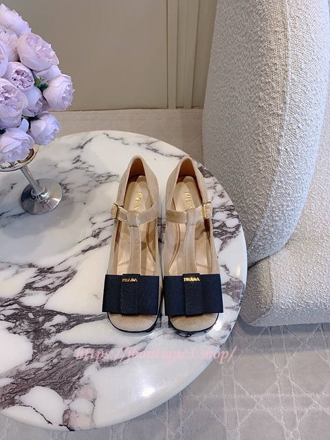 프라다 메리제인 펌프스