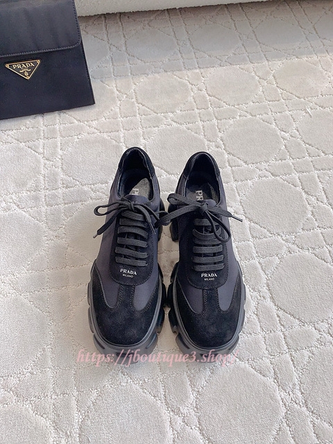 프라다 스니커즈 (남녀 공용)