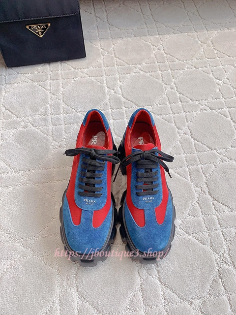 프라다 스니커즈 (남녀 공용)