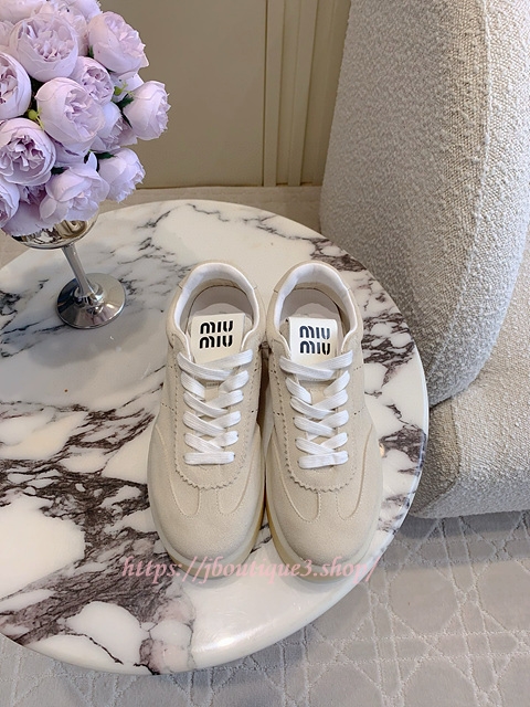 미우미우 스니커즈