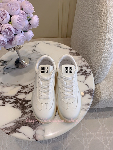 미우미우 스니커즈