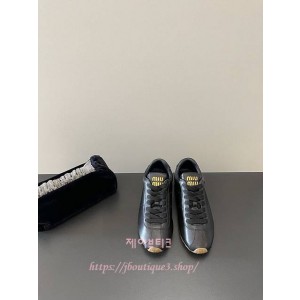 미우미우 스니커즈