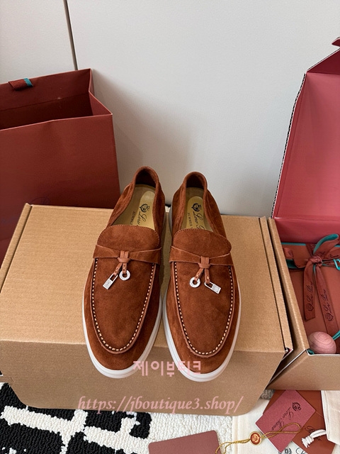 로로피아나 썸머워크