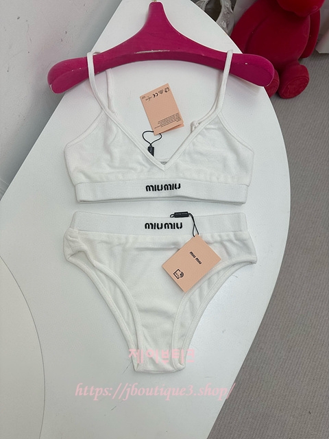 미우미우 비키니