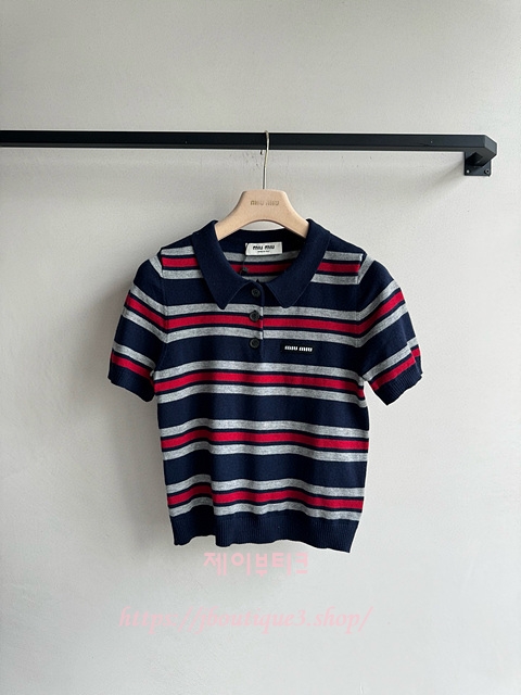 미우미우 반팔 카라 티셔츠