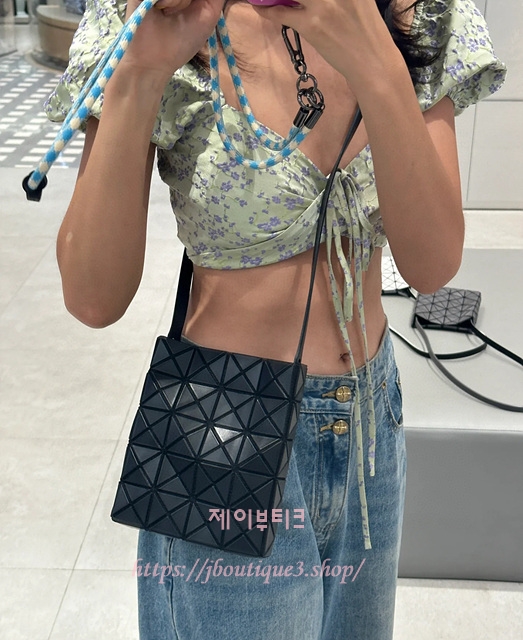 바오바오 프리즘 숄더백