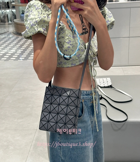 바오바오 프리즘 숄더백