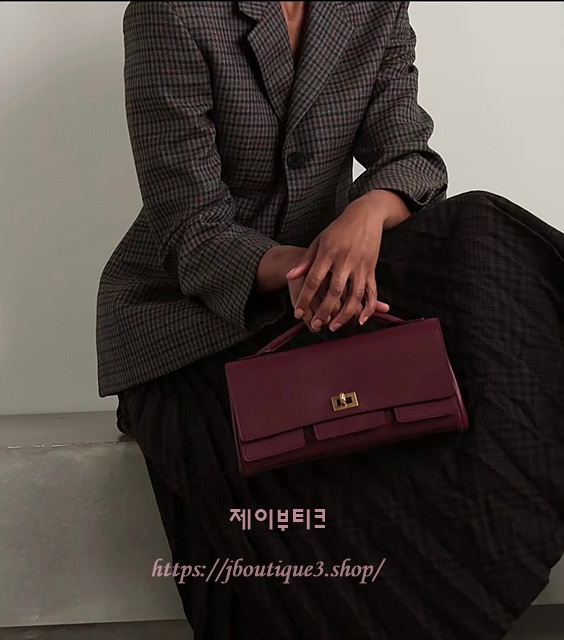 발렌시아가 벨 에어 클러치 온 스트랩