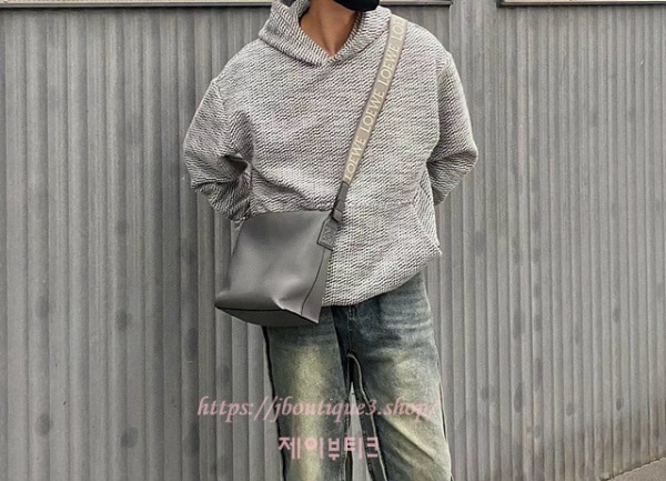 로에베 CUBI 스몰 크로스바디 백