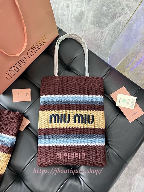 미우미우 라피아 토트백