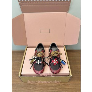 미우미우 스니커즈