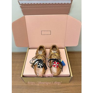 미우미우 스니커즈