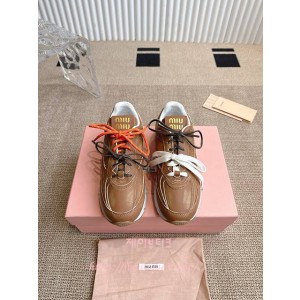 미우미우 스니커즈