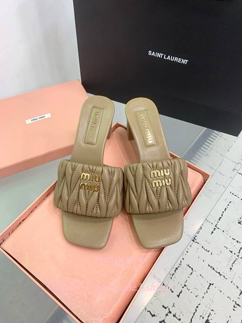 미우미우 마테라쎄 샌들