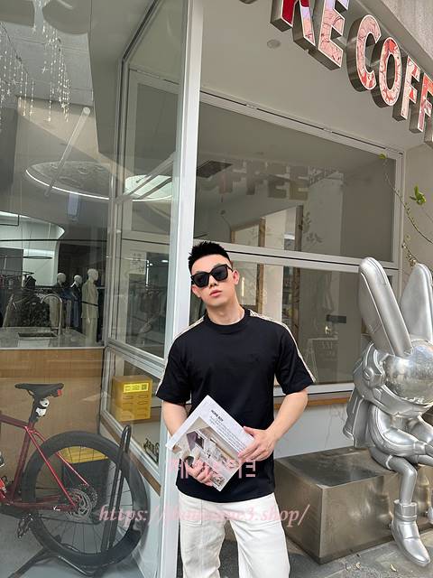 버버리 반팔 티셔츠 (남녀 공용)