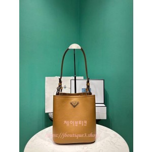 프라다 파니에 토트백