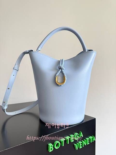 보테가 베네타 리베르타 버킷 (스몰,미디엄)