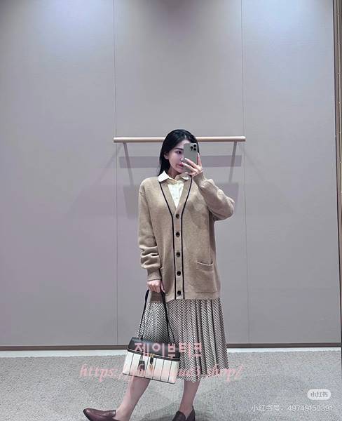 로로피아나 가디건