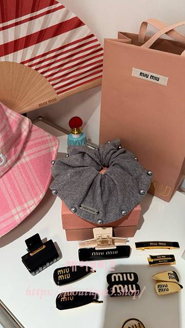 미우미우 헤어 스크런치