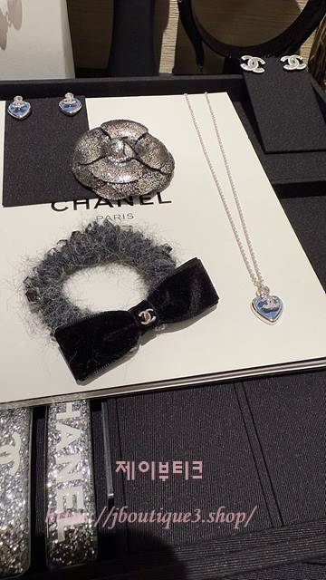 샤넬 헤어 스크런치