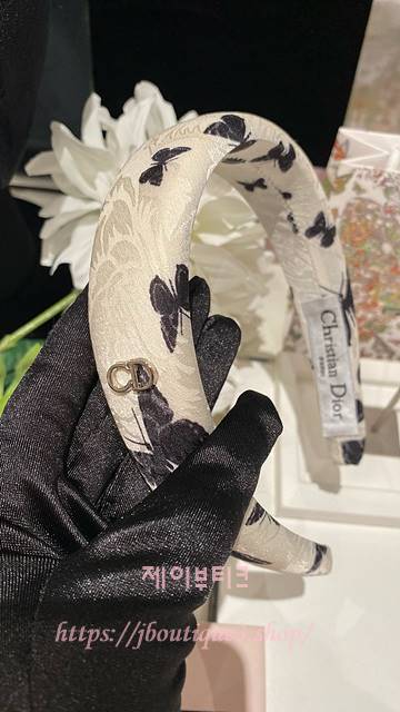 디올 헤어 밴드