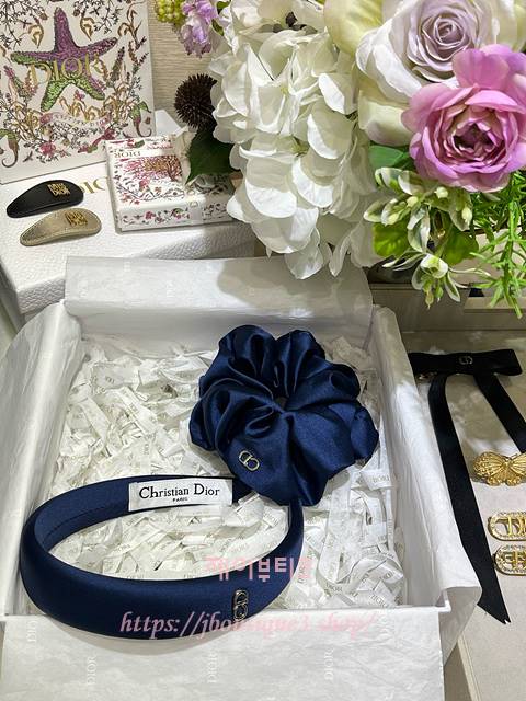 디올 헤어 밴드 스크런치