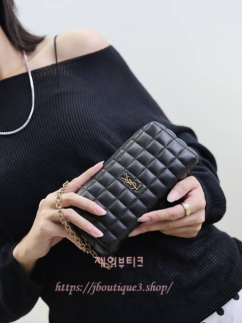 생로랑 CASSANDRE MATELASSÉ CARRÉ 체인 파우치