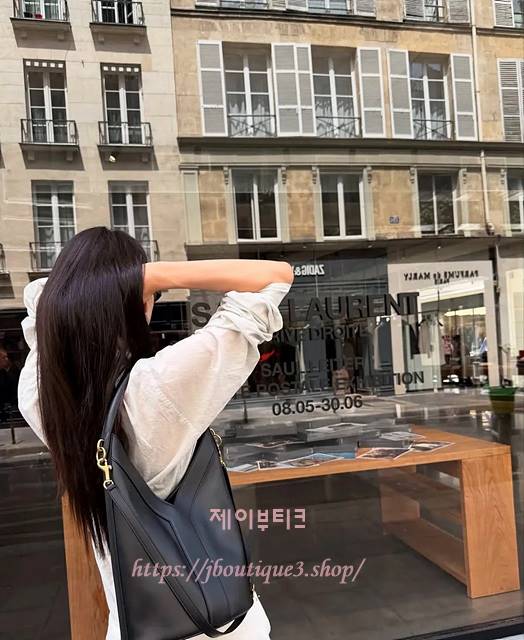 생로랑 Y 탑 핸들 버킷 백