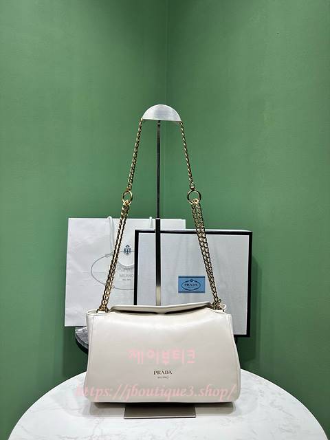 프라다 튀뮬트 스몰 나파 가죽 백