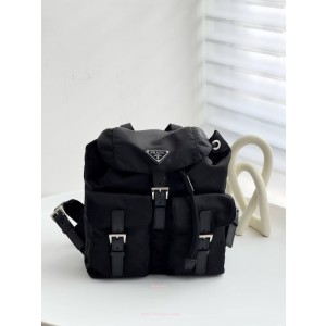 프라다 리에디션 1978 스몰 리나일론 백팩