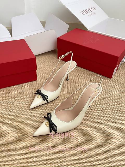 발렌티노 슬랭백