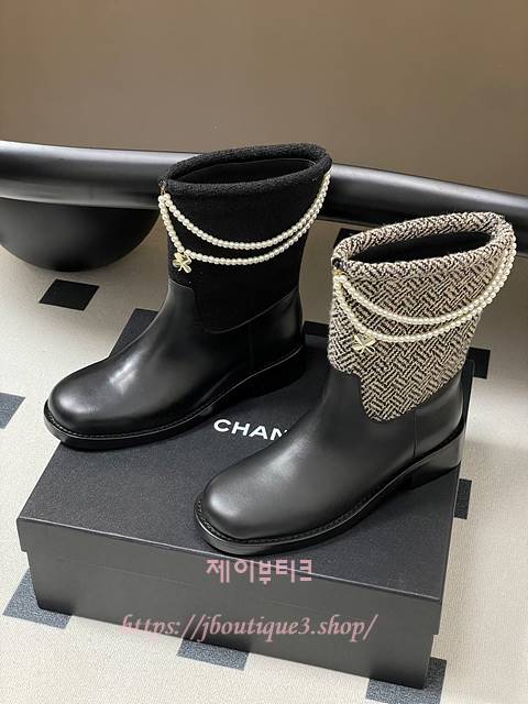 샤넬 펄 체인 트위드 부츠 (2color)
