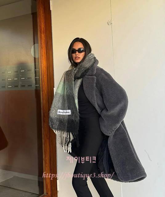 아크네 스튜디오 머플러 목도리