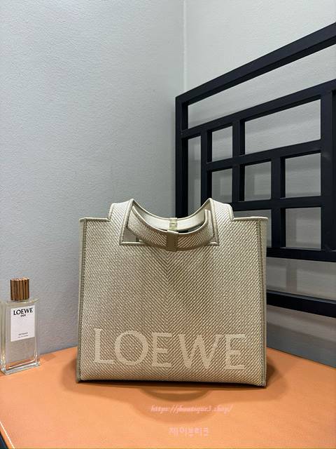 로에베 자카드 토트백 미디엄