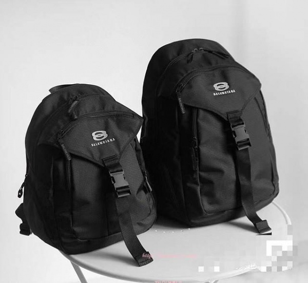 발렌시아가 유니티 백팩 (미디엄,라지)