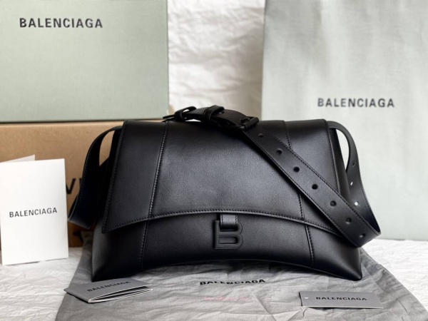 발렌시아가 다운타운 숄더백 미디엄