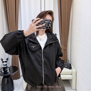 프라다 바람막이 자켓