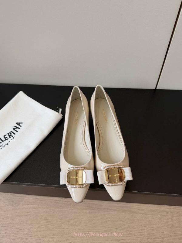 페라가모 뉴 바라 플레이트 펌프스