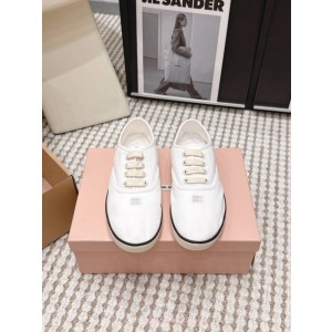 미우미우 스니커즈