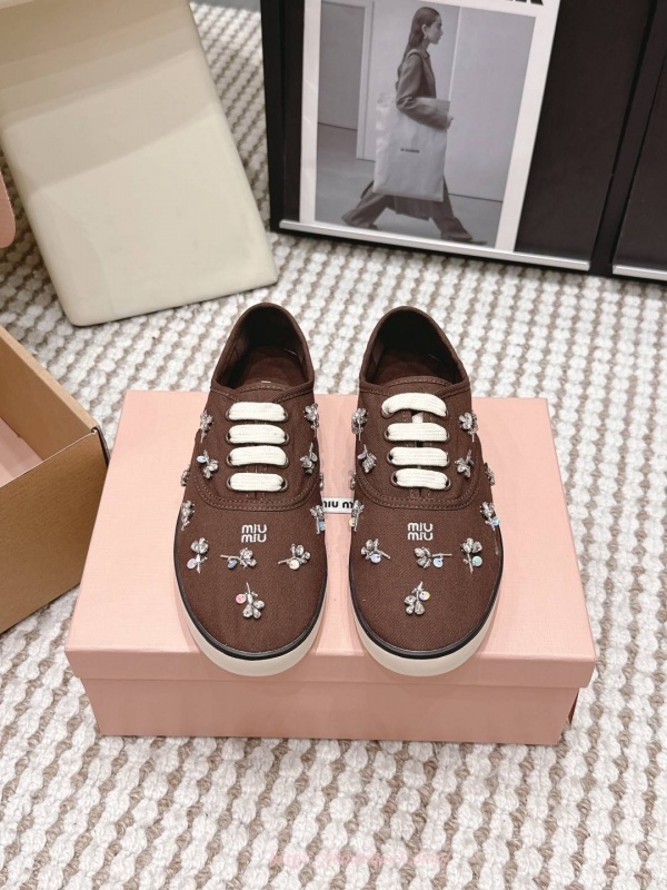 미우미우 스니커즈