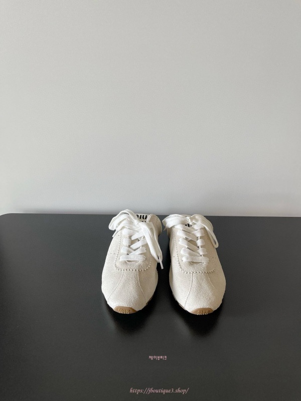 미우 미우 플룸 스웨이드 뮬