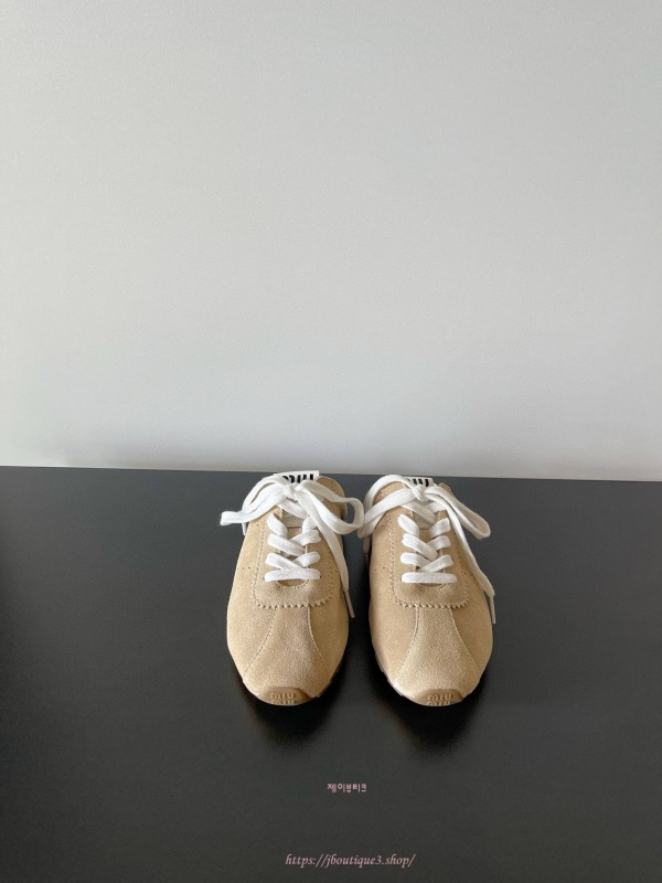 미우 미우 플룸 스웨이드 뮬