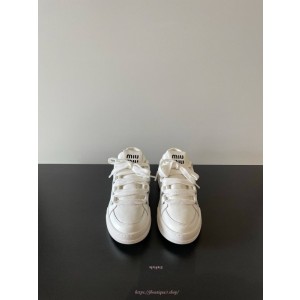 미우미우 스니커즈
