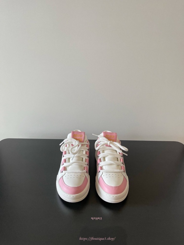 미우미우 스니커즈