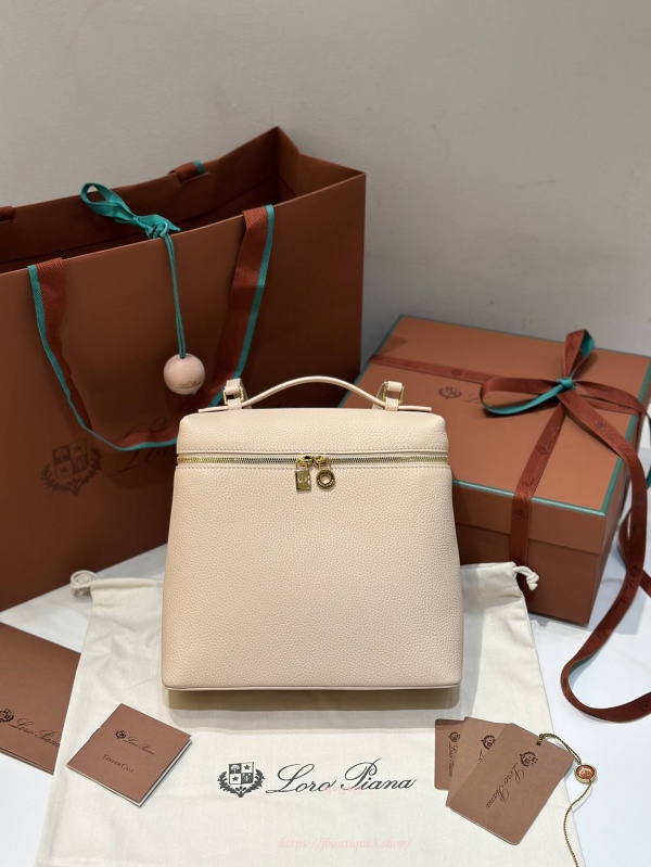 로로피아나 엑스트라 포켓 백팩 L23.5