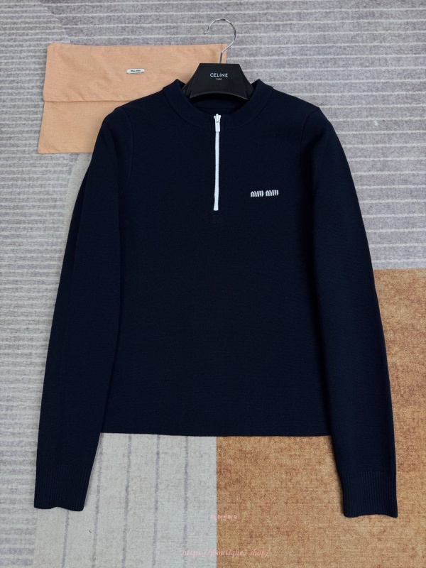 미우미우 하프 집업 니트