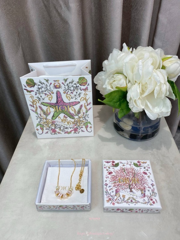 디올 D-Dice 네크리스